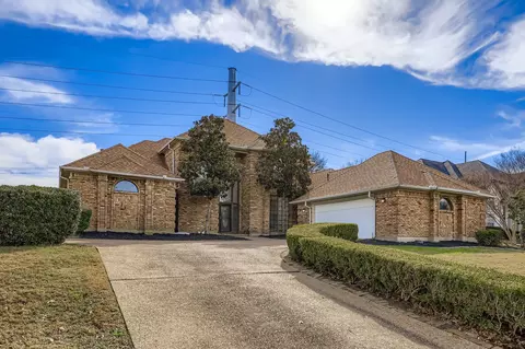 2210 Club Creek Cir, Garland, TX 75043