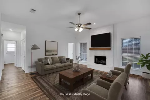 1102 Westminister Dr, Waxahachie, TX 75165