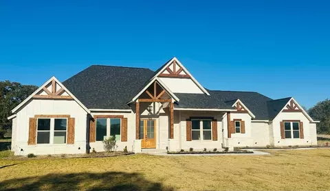 219 Salt Creek Ct, Weatherford, TX 76087