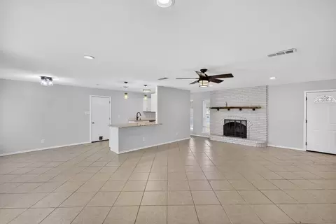 Living - 102 E Bayside Dr, Mabank, TX 75156 photo 2 of 3