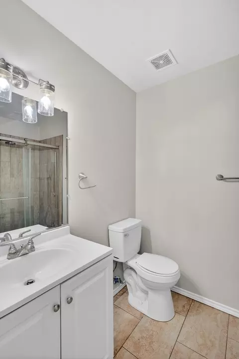 Bath - 102 E Bayside Dr, Mabank, TX 75156 photo 2 of 4