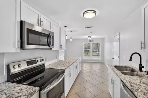 Kitchen - 102 E Bayside Dr, Mabank, TX 75156 photo 1 of 1