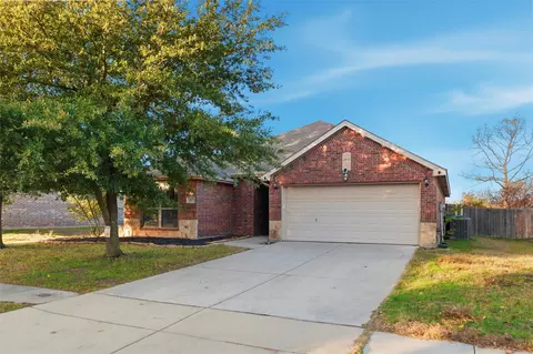 207 Commonwealth Cir, Waxahachie, TX 75165