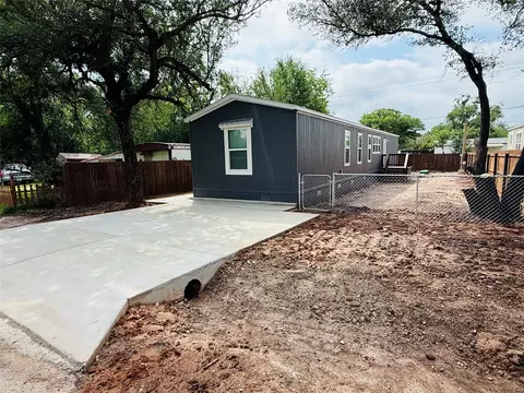 3001 Elmwood Dr, Granbury, TX 76048