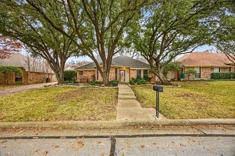 5528 Oak Branch Dr, Arlington, TX 76016
