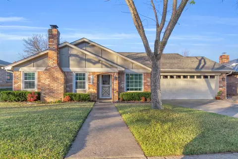 1637 Bedford Oaks Dr, Bedford, TX 76021