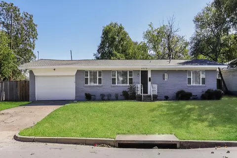 2230 Mack Ln, Dallas, TX 75227