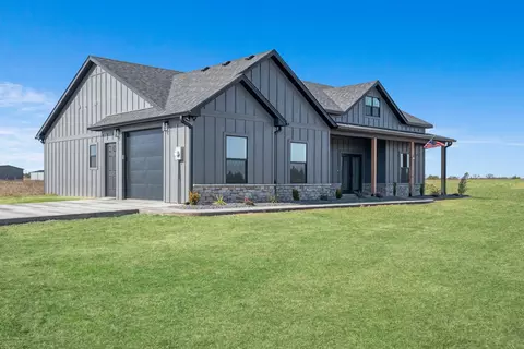 213 Private Road 33083, Sumner, TX 75486