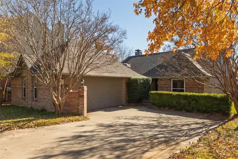 1154 Bent Oaks Dr, Denton, TX 76210