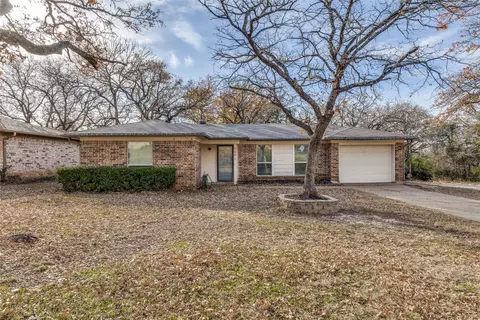 500 Lake Crest Pkwy, Azle, TX 76020