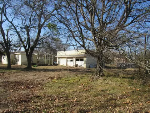 212 S Wilson St, Bells, TX 75414