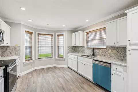 Kitchen - 1206 Hanover Dr, Euless, TX 76040 photo 2 of 5