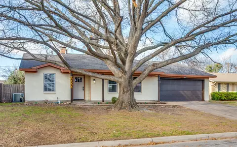 2920 Choctaw Trl, Fort Worth, TX 76116