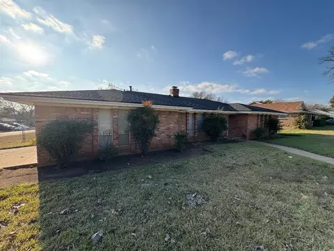 7608 Natalie Dr, Fort Worth, TX 76134