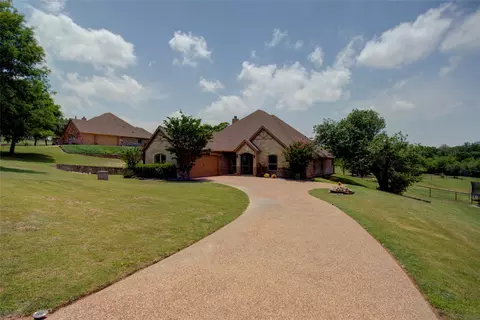 136 Meadow Arbor Dr, Weatherford, TX 76085