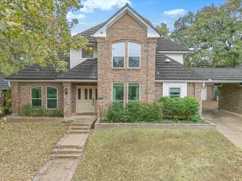 2004 Misty Creek Dr, Arlington, TX 76017