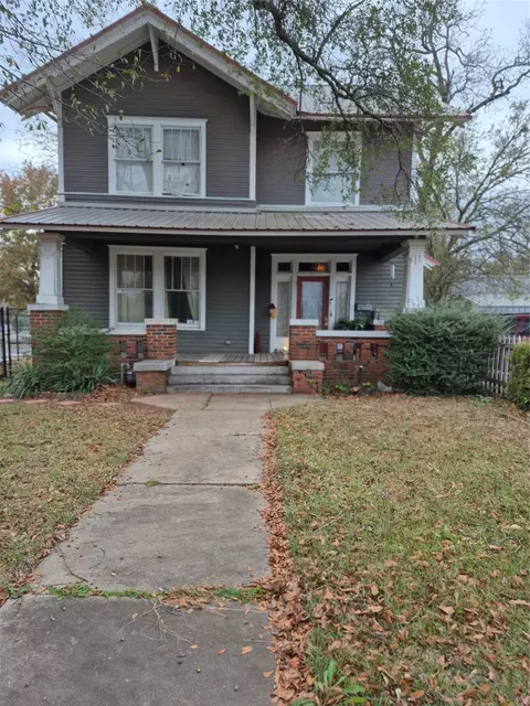 206 6th St SE, Paris, TX 75460
