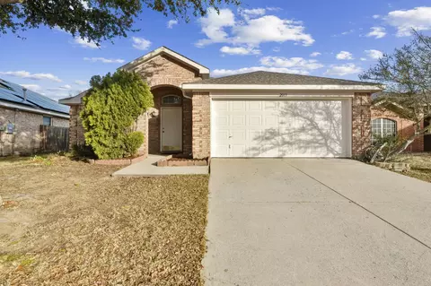 2013 Clear Creek Dr, Little Elm, TX 75068