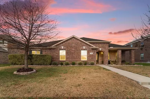 705 Jewelflower Dr, Desoto, TX 75115