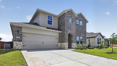 4607 Enclave Dr, Sanger, TX 76266