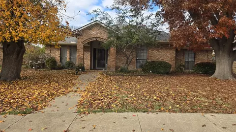 2909 Redwood Dr, Carrollton, TX 75007