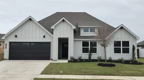 4207 Cornerstone Cir, Granbury, TX 76048