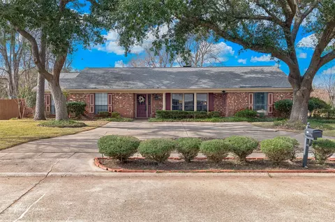 2300 Wesley Cir, Bossier City, LA 71111
