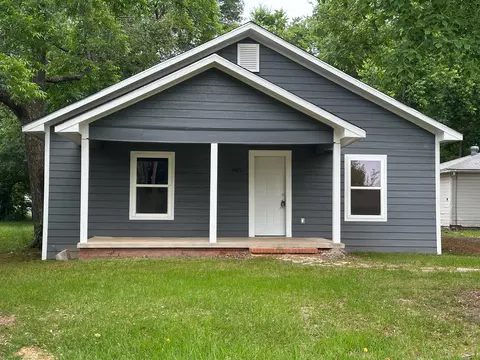 907 Davis St S, Sulphur Springs, TX 75482