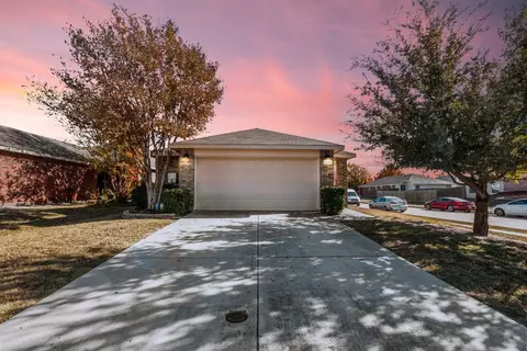 9000 Quarry Ridge Trl, Fort Worth, TX 76244