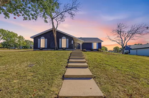 101 Park Trail Pl, Joshua, TX 76058
