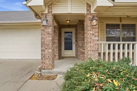 1005 Dawn Ct, Granbury, TX 76048
