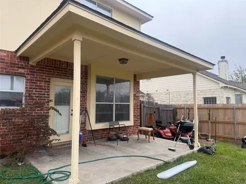 10156 China Creek Dr, Waco, TX 76708 photo 4