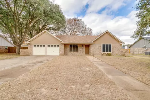 1114 Willowcreek Rd, Cleburne, TX 76033