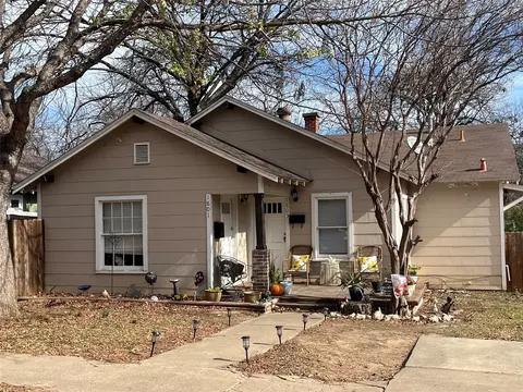 1801 Belle Pl, Fort Worth, TX 76107
