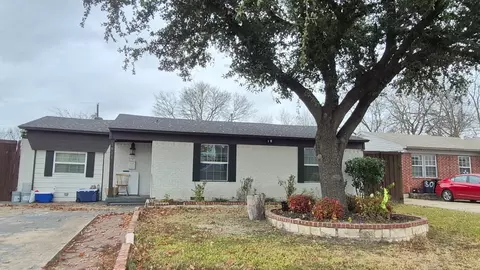 1811 Highland St, Mesquite, TX 75149