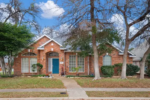 921 W Muirfield Rd, Garland, TX 75044
