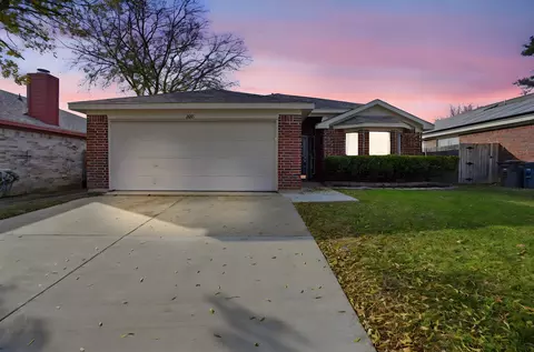 8065 Cannonwood Dr, Fort Worth, TX 76137
