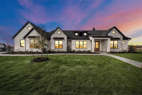 429 Toledo Bnd, Mcgregor, TX 76657