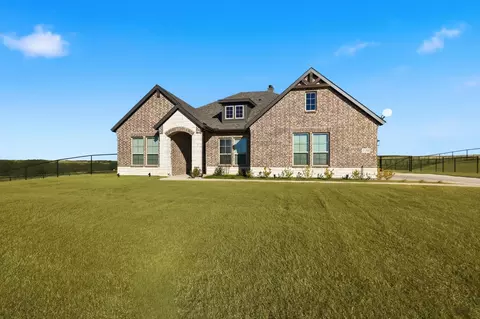 139 Steppes Ct, Decatur, TX 76234