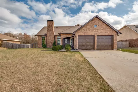1017 Meadow Creek Dr, Lancaster, TX 75146
