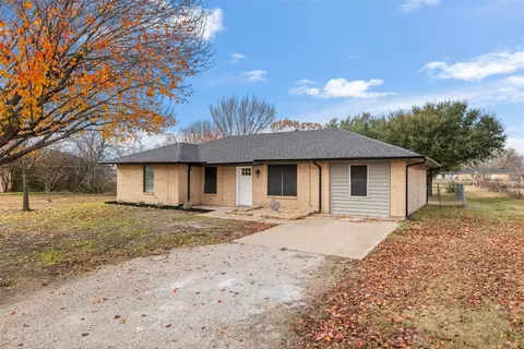 412 Green Acres Dr, Palmer, TX 75152