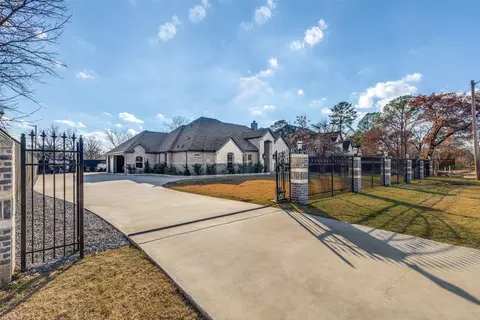 5108 Waterview Dr, Arlington, TX 76016