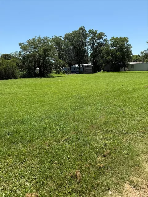601 E Walcott Ave, Comanche, TX 76442 photo 11
