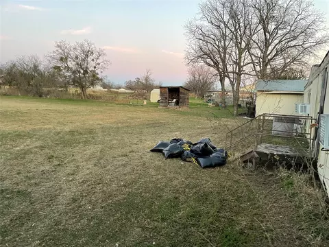 601 E Walcott Ave, Comanche, TX 76442 photo 18