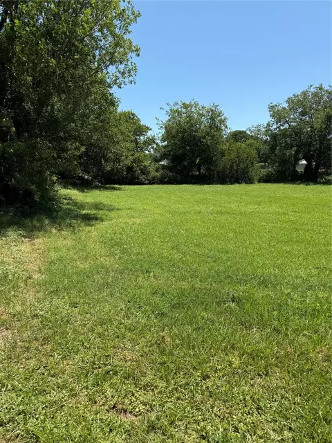 601 E Walcott Ave, Comanche, TX 76442 photo 12