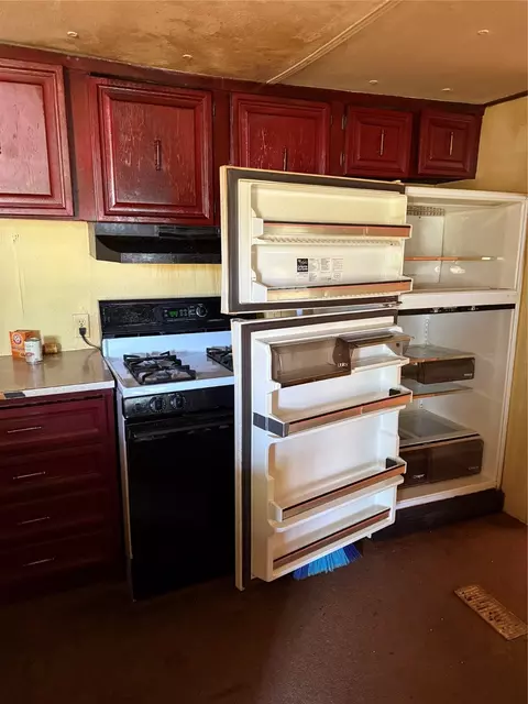 601 E Walcott Ave, Comanche, TX 76442 photo 5