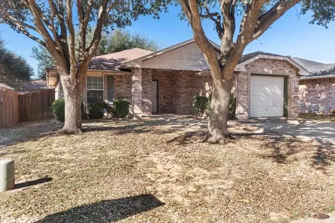649 Moss Rose Ct, Dallas, TX 75217