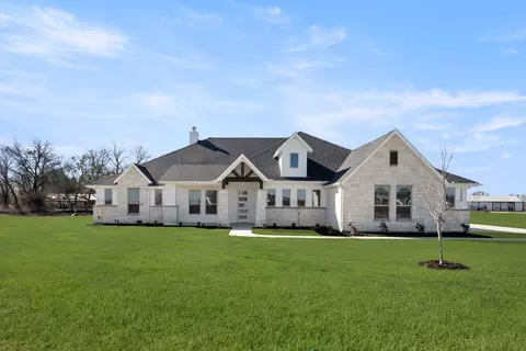 2340 Oak Knoll Dr, Palmer, TX 75152