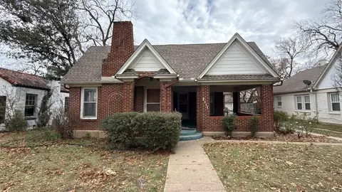 2111 Stanley Ave, Fort Worth, TX 76110