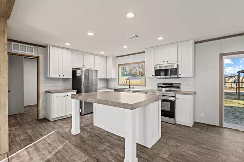 124 Porter Cir, Savoy, TX 75479